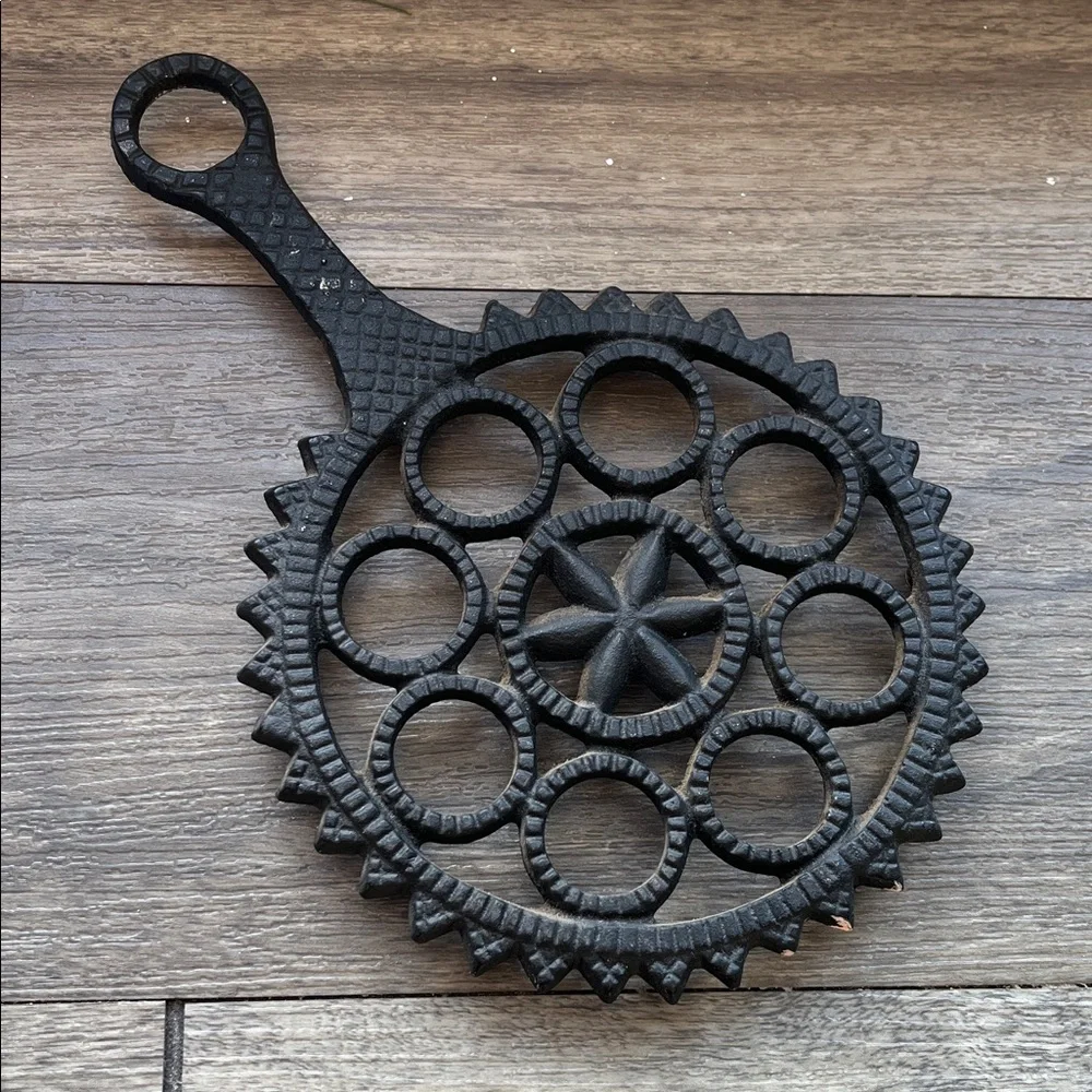 VINTAGE 1948 JZH trivet T-9 HEX Black Cast Iron Trivet